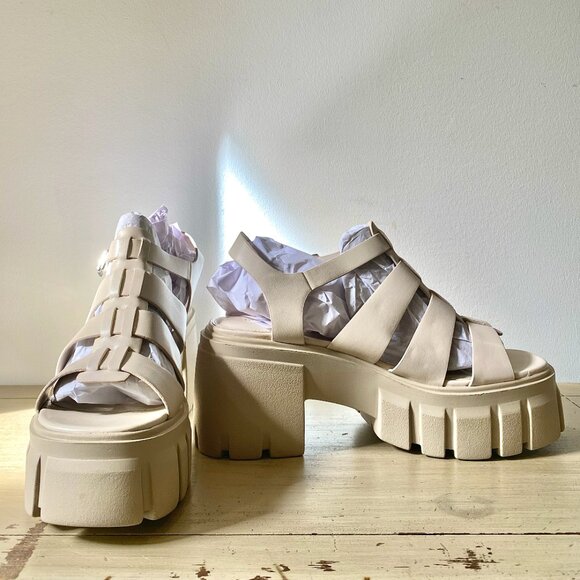 NEW Madden Girl Women’s Galaxy Platform Vegan Leather Sandal 10M - Picture 3 of 4